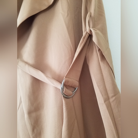NWOT Glamorous Sleeveless Belted Lightweight Trench Jacket Khaki Size Small - Picture 4 of 8